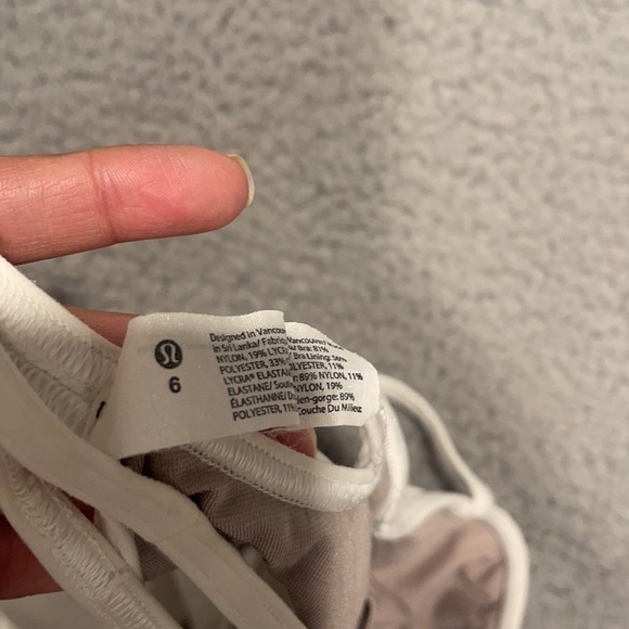 Lululemon Flow Y Strappy Bra Nulu *Light Support, A–C Cups White size 6 - Picture 5 of 5